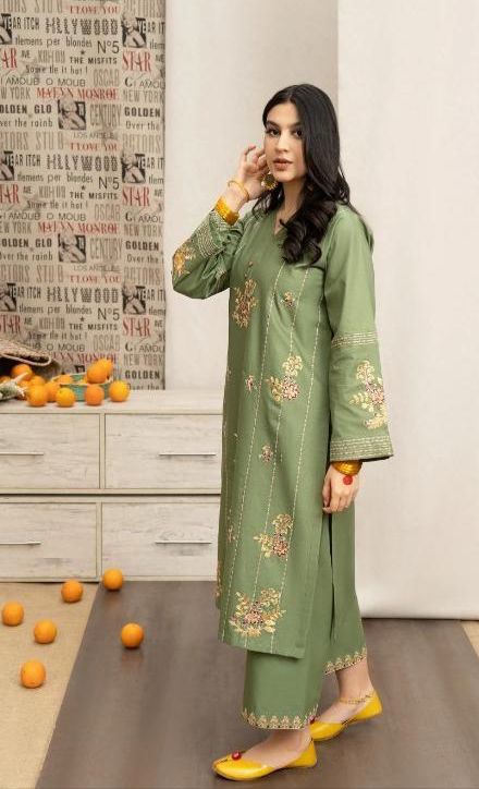 URGR UNSTITCHED LAWN COLLETION 2025