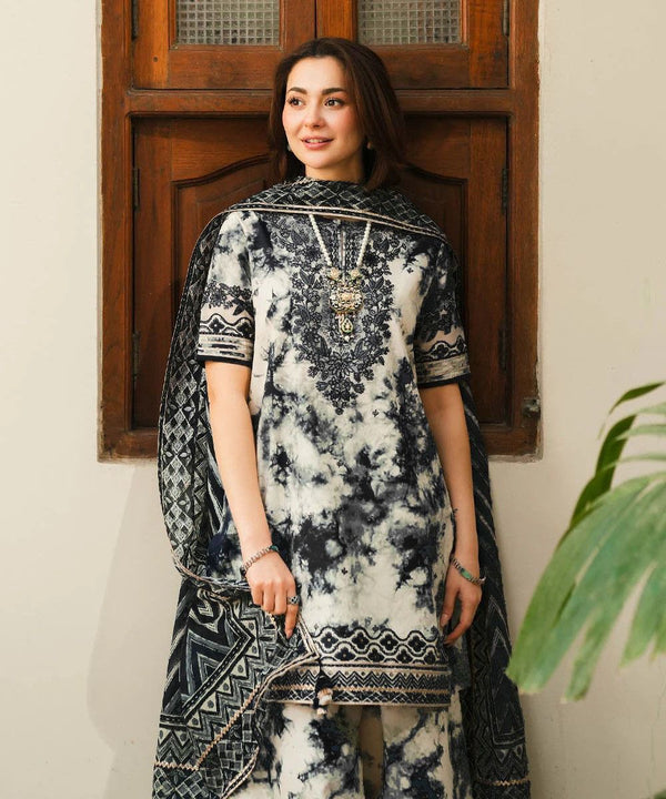 Sapphire Printed Lawn 3pc With Digital Print Chiffon Dupatta